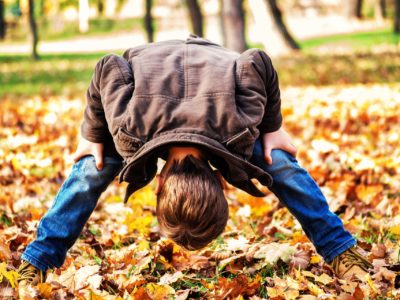 natuur spelen kinderen ontdekken kijken observeren